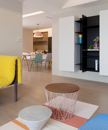内湖色彩明亮的亲子住宅 简单空间增加风格弹性