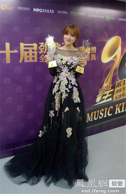 <em>小S</em>《<em>五妹娘</em>》首发重现爵士Big Band曲风 献给