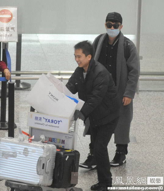 混血嫩模林宜芝拍摄月历写真 曝好身材源于常