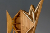 阿联酋设计师Aljoud Lootah为2015年迪拜设计节创作了“oru 系列”家具作品，这款家具在2015年3月16日到2015年3月20日阿联酋市中心首次展出。这些作品采用了起源于古代日本折纸艺术的复杂手工几何作品。“oru”起源于日本的“折纸”。作品时由四件作品组成：一盏桌灯、一把椅子、一面装饰镜子和一个带有架子的橱柜，每个设计都是使用了混合材料，比如柚木、毛毡和铜。