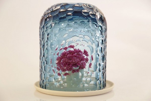 万花筒花瓶：透过花瓶看鲜花的千姿百态