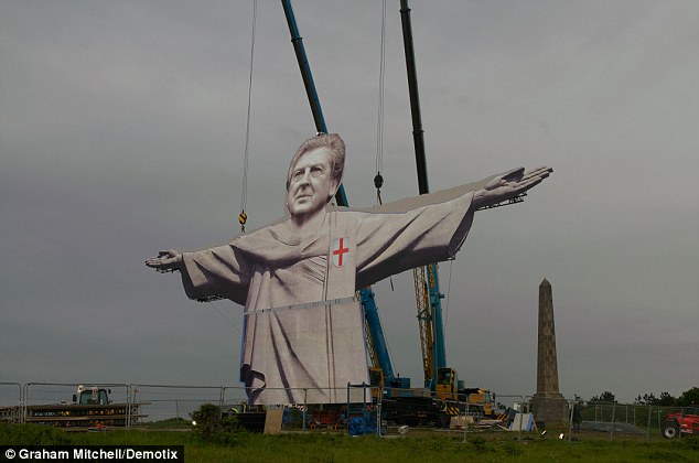 英格兰树立霍奇森巨像 祈祷球队欧洲杯取得好