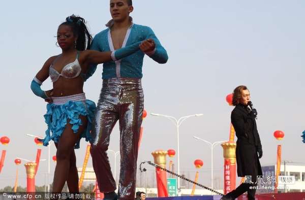 <em>李咏</em>亮相湖北捞金 与<em>女搭档</em>亲密热聊_海南频道