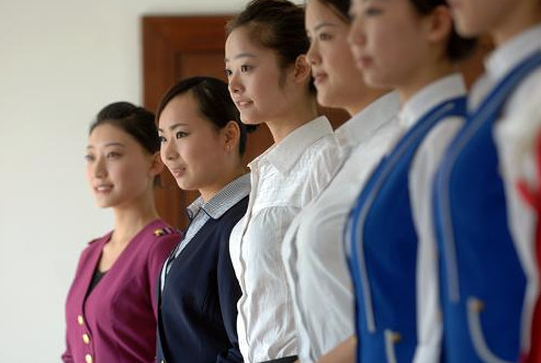 美丽职业背后的艰辛:<em>国外空姐</em>四五十岁仍在天
