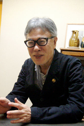 村上春树作品插画家安西水丸逝世 享年71岁|安