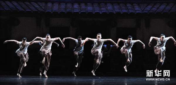 #（文化）（2）台湾新古典舞团举行《客风·漂鸟之歌》彩排记者会align=middle