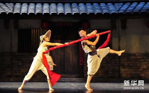 #（文化）（3）台湾新古典舞团举行《客风·漂鸟之歌》彩排记者会align=middle
