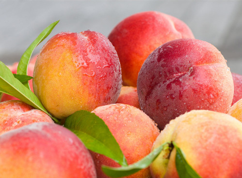 水果清洗小窍门 葡萄剪成粒盐洗更干净