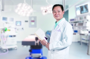 美莱安全塑美17年 亚洲鼻整形大师罗延平: 将中