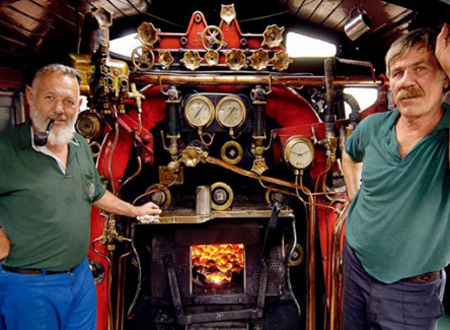 专业的机师和古董级的蒸汽机车不是哪里都可以见到的