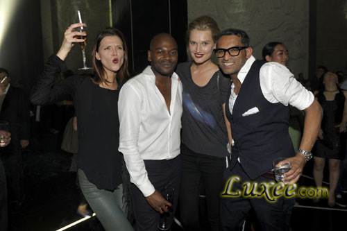 Kasia Struss，Eyan Allen（品牌及创意总监，女装），Toni Garrn，Kevin Lobo（品牌及创意总监，男装）（从左至右）