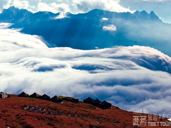 山顶的帐篷旅舍