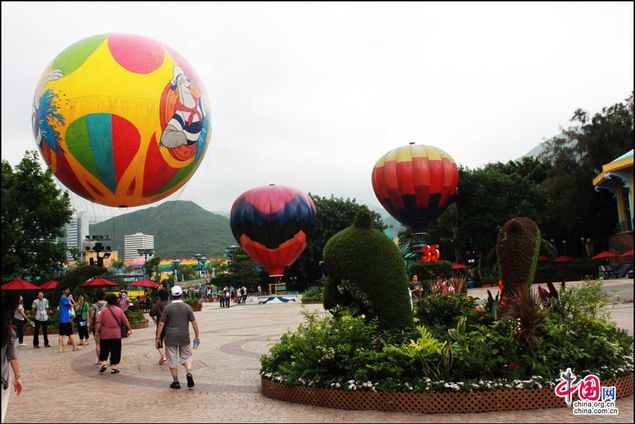 七彩升空天地 图片来源：中国网