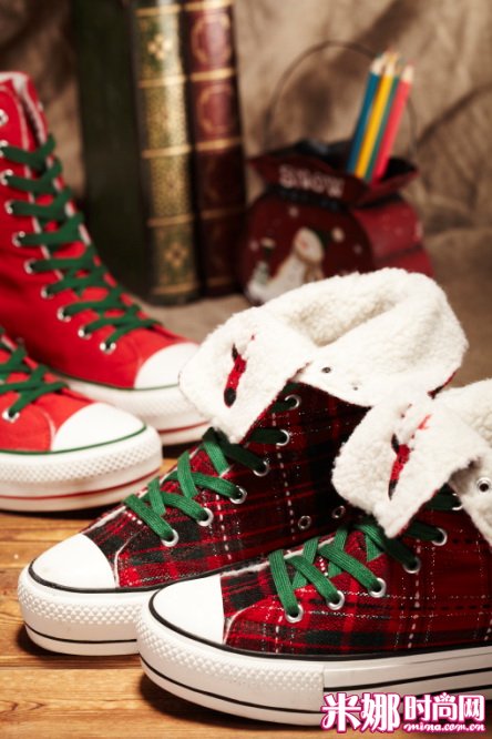 圣诞款帆布鞋