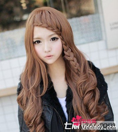 斜刘海长卷发发型 气质女神甜姐范儿