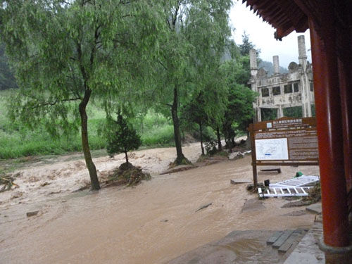 甘肃天水暴洪地震旅游部门积极抗灾