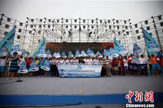 2013第五届青岛国际帆船周启幕。 徐崇德 摄
