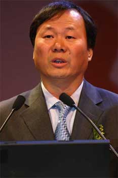 中国人寿高管变动 林岱仁接替万峰任总裁|万峰