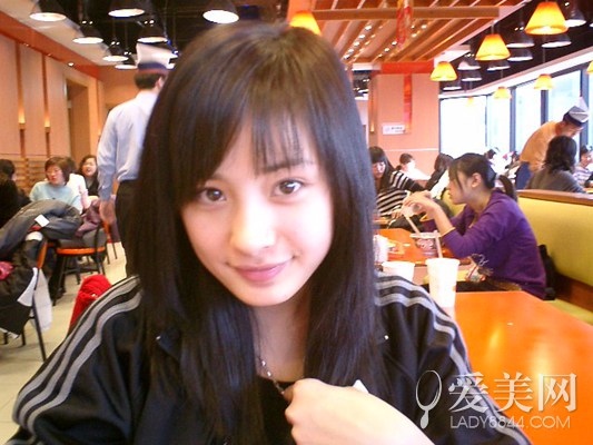  郭采洁素颜旧照呆萌开扒小时代女主素颜真容