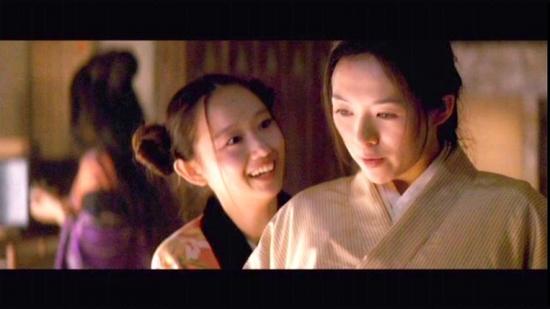 工藤夕贵(左)曾出演《艺妓回忆录》
