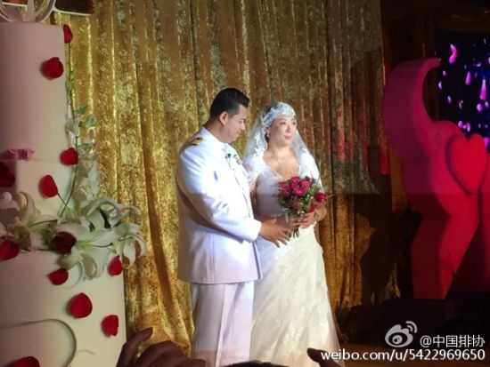 冯坤加提蓬中式婚礼今在京举行 白岩松主持(图)