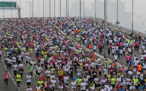 香港24岁马拉松赛事跑手晕倒昏迷今日中午死亡