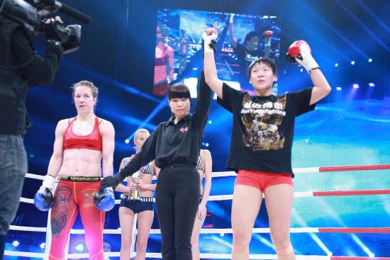 超级重炮的诞生!“KO女王”汪柯菡训练揭秘