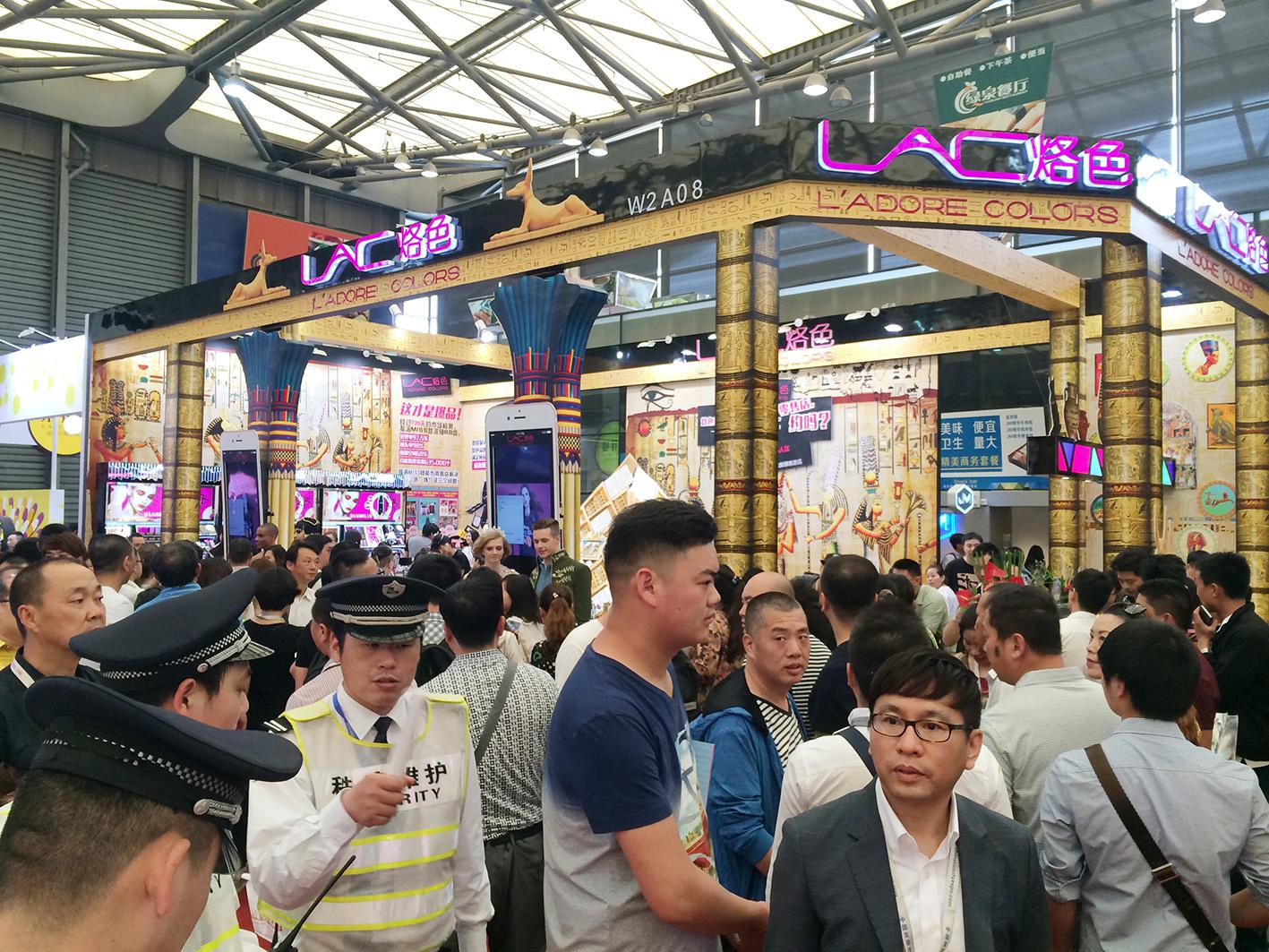 烙色彩妆强势引爆美博会,成单日参观量最多美