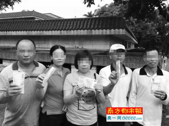 澳门富豪庆祝一杆进洞发百万红包 球童每人奖