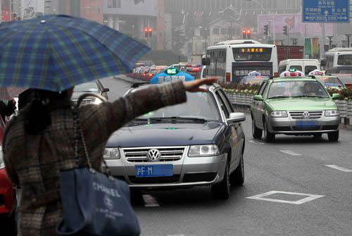 上海出租车信息平台今起投运 专车有望合法化