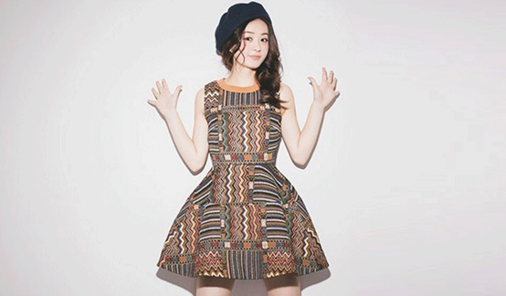 菀草壹携手赵丽颖登《昕薇》封面