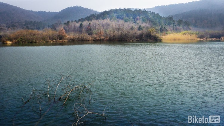 首页 自行车 正文青龙山,位于南京江宁,紫金山东南部,山体不高却山脉