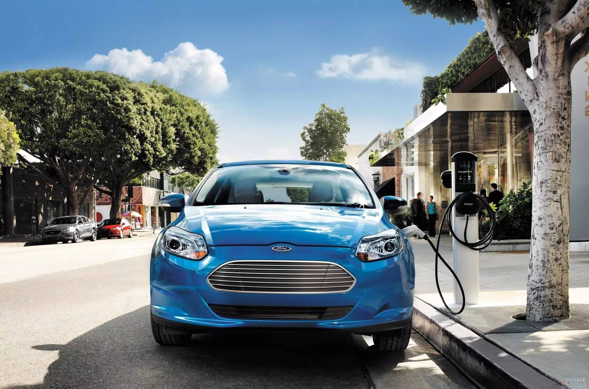 新能源汽车及其充电网络如何突破和发展?
