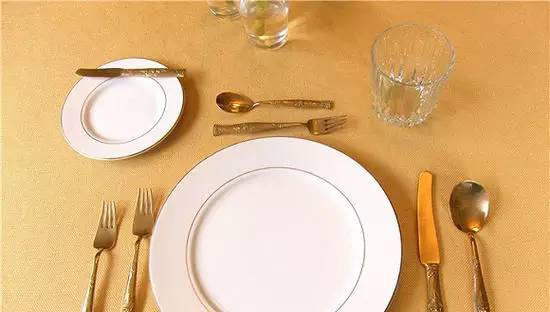 10张图了解国外用餐礼仪 出国旅行不尴尬|叉子