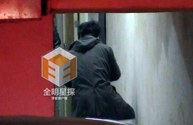 薛之谦被曝与前妻低调复合 相伴扫墓疑同居(图)