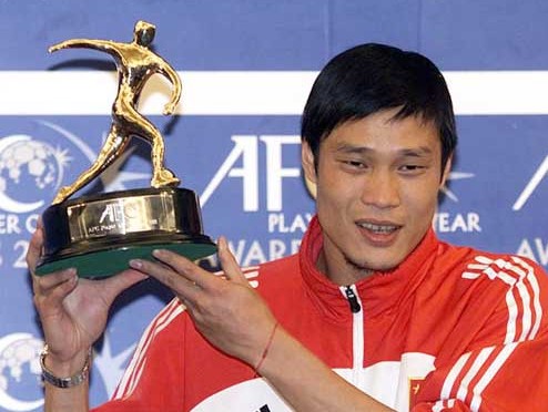 范志毅,前中国国家队队长,2001年亚洲足球先生