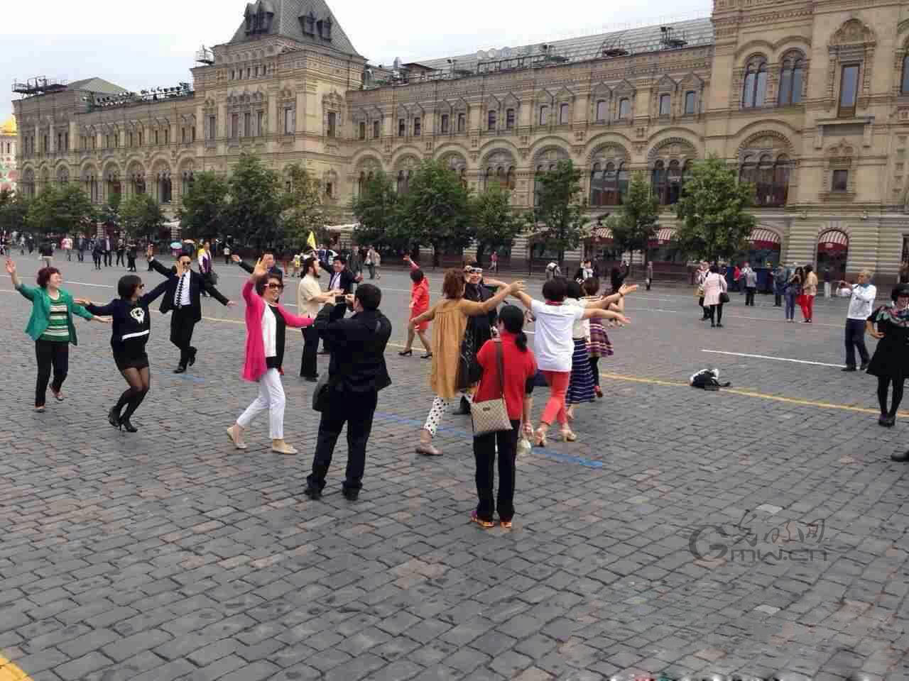 今日最大声2014年11月28日:广场舞改变了汉族不能歌善舞的印象