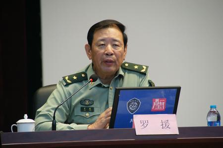 罗援 (资料图)  罗援少将接受凤凰军事采访时表示,中国军费预算增长合