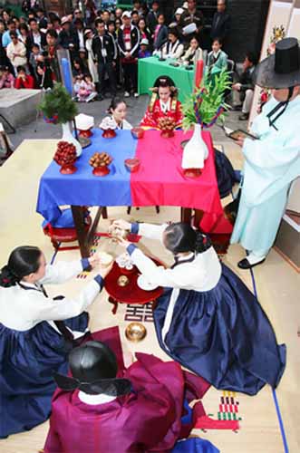 韩国近40%的<em>离异女性</em>偏爱与<em>未婚男性</em>再婚(图