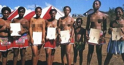 领取处女证的祖鲁族少女。