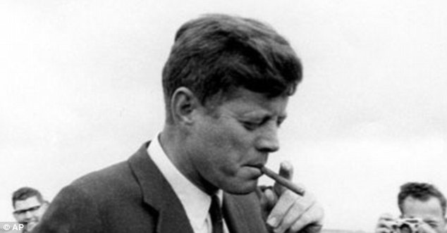 肯尼迪制裁古巴史实揭秘 狂购1200支雪茄后签