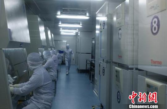 图为江苏北科干细胞生产一角。　顾祥忠　摄