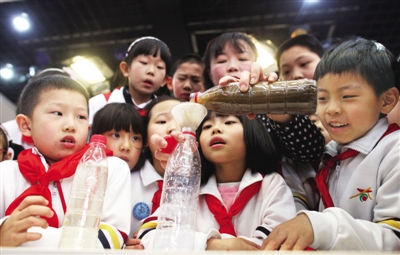 人均每天用水量_每天进步一点点图片