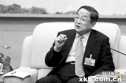 俞正声谈裸官现象 称上海有规定约束