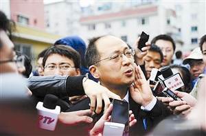 谢亚龙的律师金晓光接受记者采访