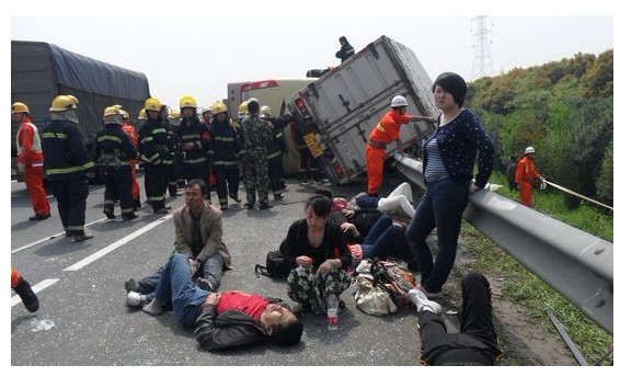 上海大巴事故追踪:游客来自5家网站拼团