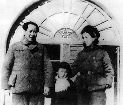 毛泽东一家三口（资料图）