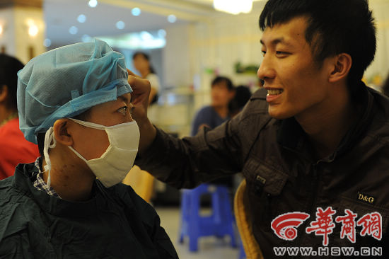 24岁小伙移植1.8 米小肠给妻子 国内首例西安成