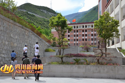 网媒记者走进理县 图2