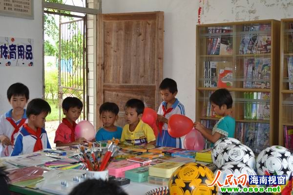 海中学生帮扶农村小学生 捐建艺术小乐园_资讯频道_凤凰网